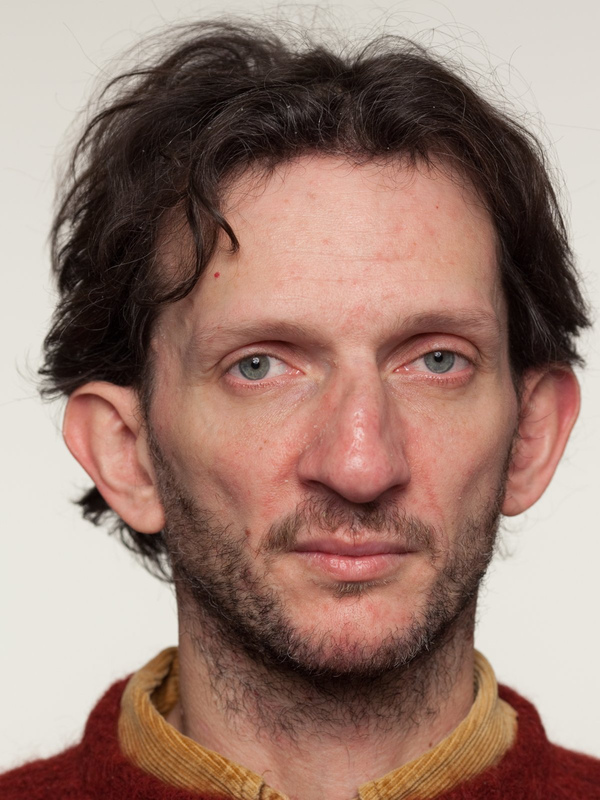 Facce a Milano / Faces in Milan — photograph by Alessandro Vicario