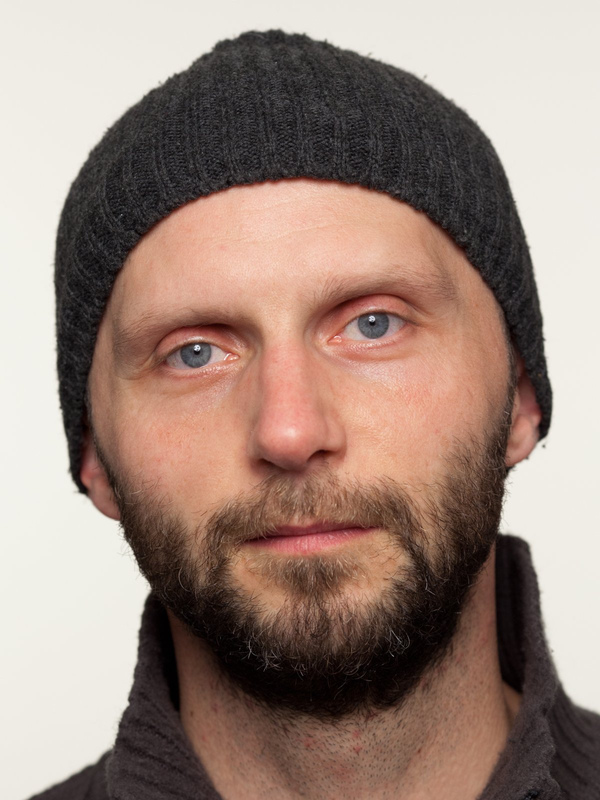 Facce a Milano / Faces in Milan — photograph by Alessandro Vicario