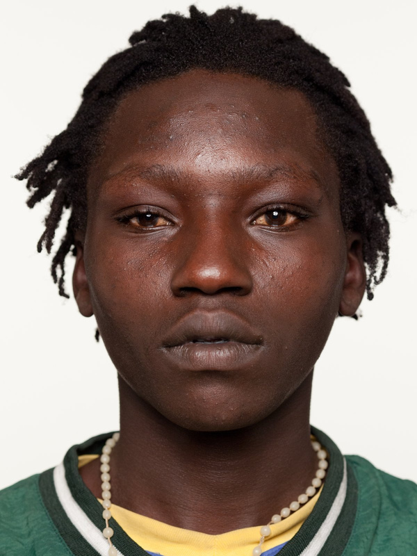 Facce a Milano / Faces in Milan — photograph by Alessandro Vicario