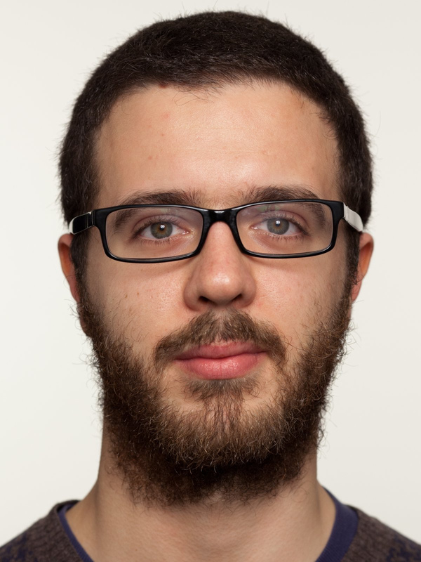 Facce a Milano / Faces in Milan — photograph by Alessandro Vicario
