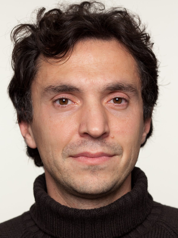 Facce a Milano / Faces in Milan — photograph by Alessandro Vicario