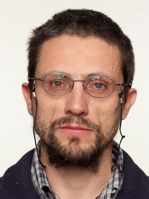 Facce a Milano / Faces in Milan — photograph by Alessandro Vicario
