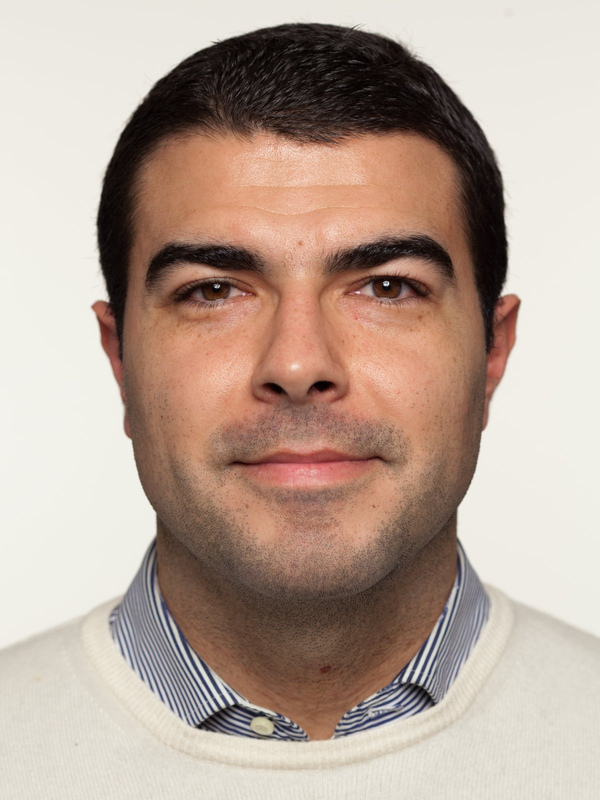 Facce a Milano / Faces in Milan — photograph by Alessandro Vicario