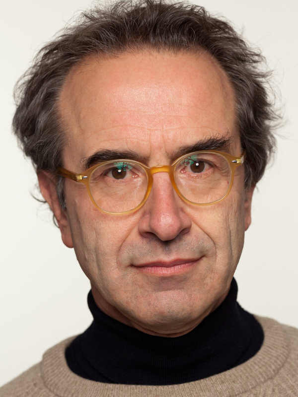 Facce a Milano / Faces in Milan — photograph by Alessandro Vicario